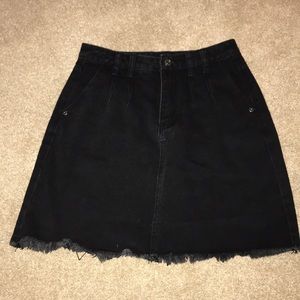 black denim skirt w pockets